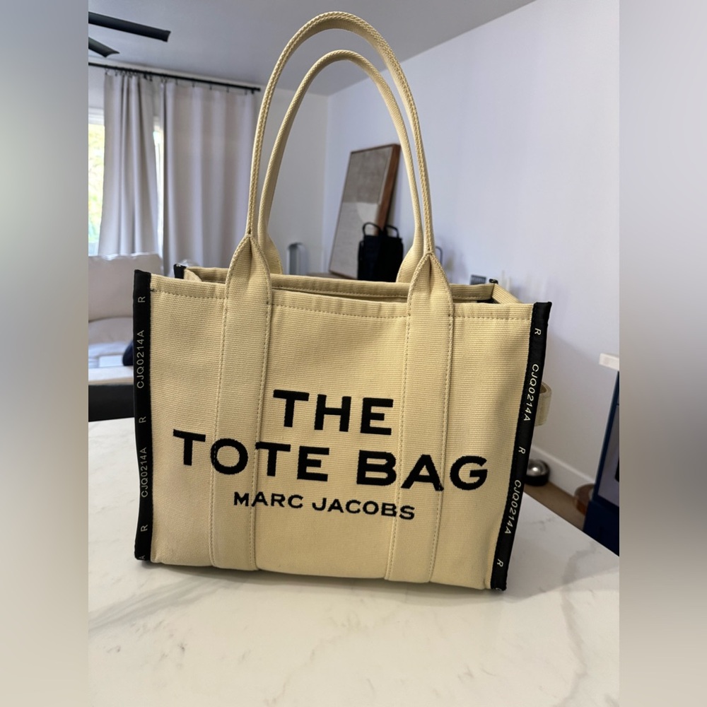 Large Marc Jacobs The Tote Bag